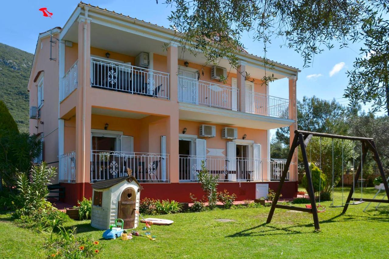 Giokos Apartment Ágios Matthaíos Exterior foto