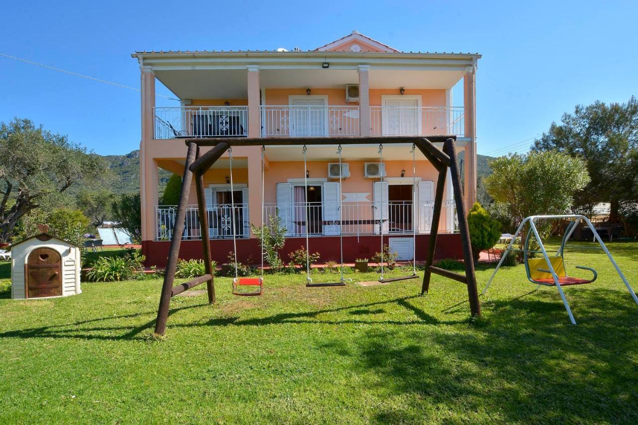 Giokos Apartment Ágios Matthaíos Exterior foto